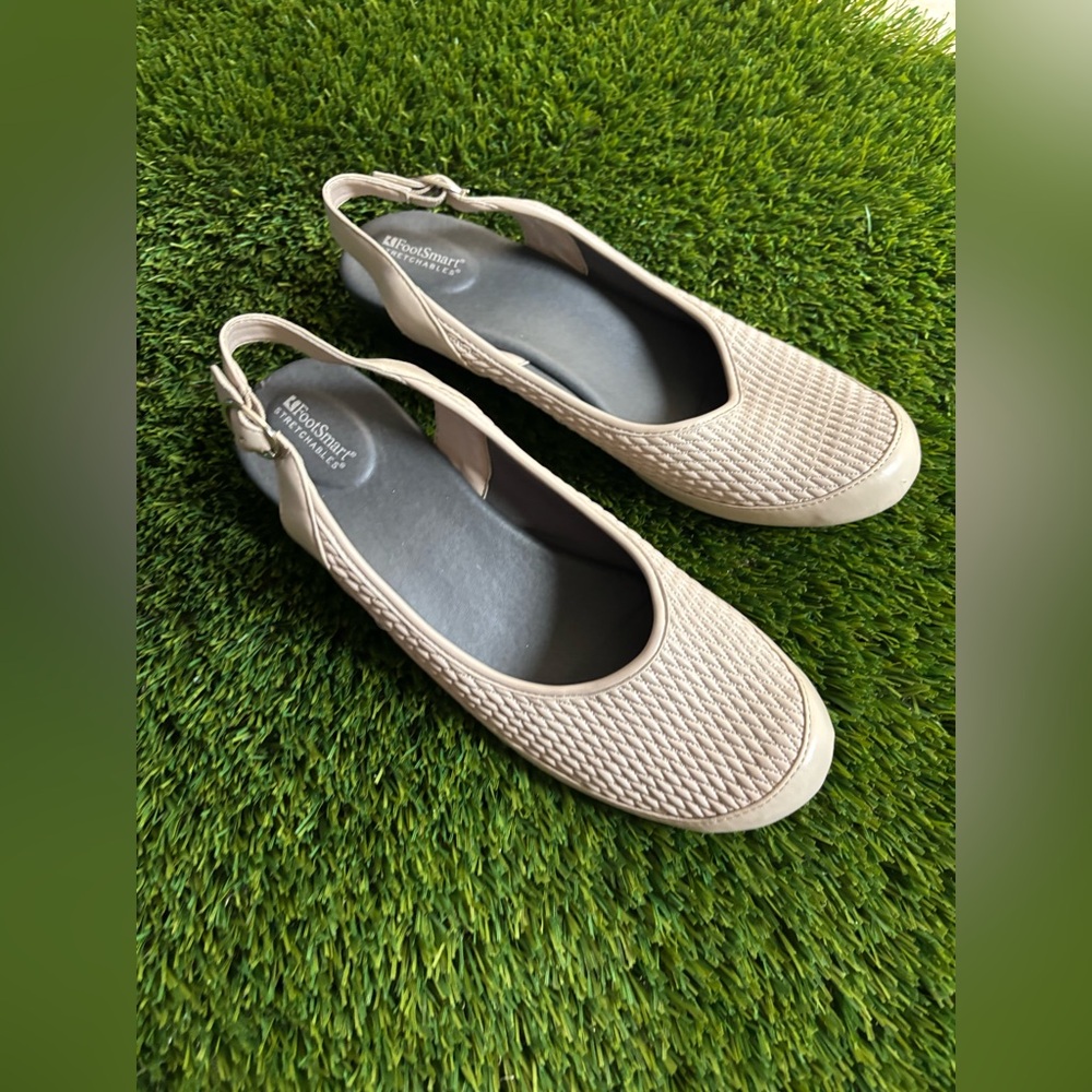 FootSmart STRETCHABLE Cream Textured Flats with Minimalist Design Size 11M